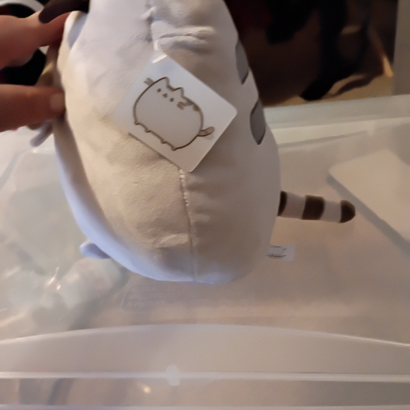 Pusheen Plush with Sushi - Gray and Brown - Picture 2 of 3